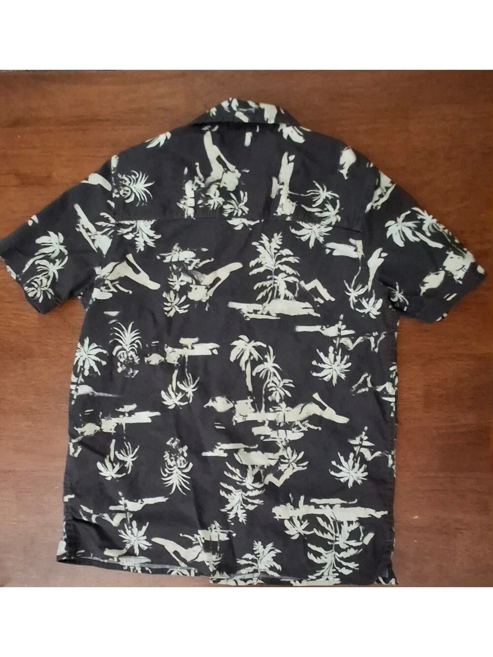 OshKosh B'gosh Boys' Size 12/12A Tropical Print Short Sleeve Shirt – Cool and Qu